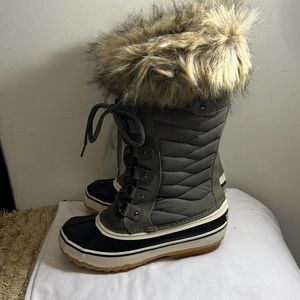 NEW PORTLAND LACE UP GREEN BOOTS WOMAN SIZE 6